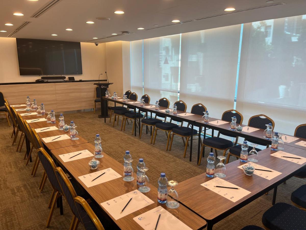 C - Hotel And Suites Doha Dış mekan fotoğraf